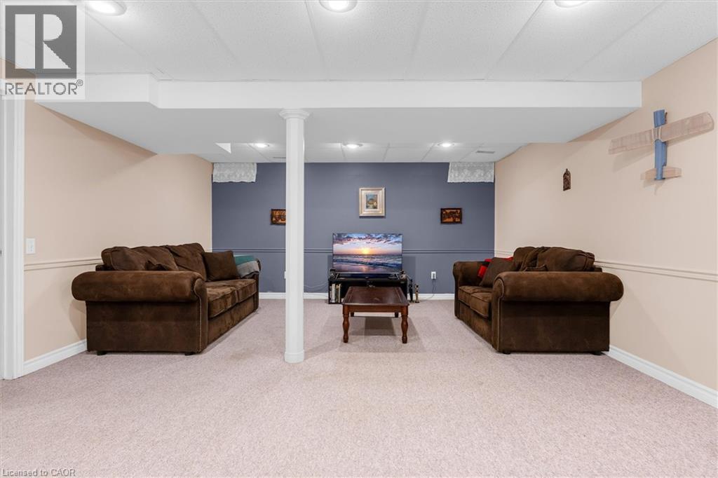 149 SILVERBIRCH Boulevard - 25