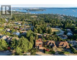 Lower 2426 Westhill Court, West Vancouver, BC V7S3A5 Photo 35