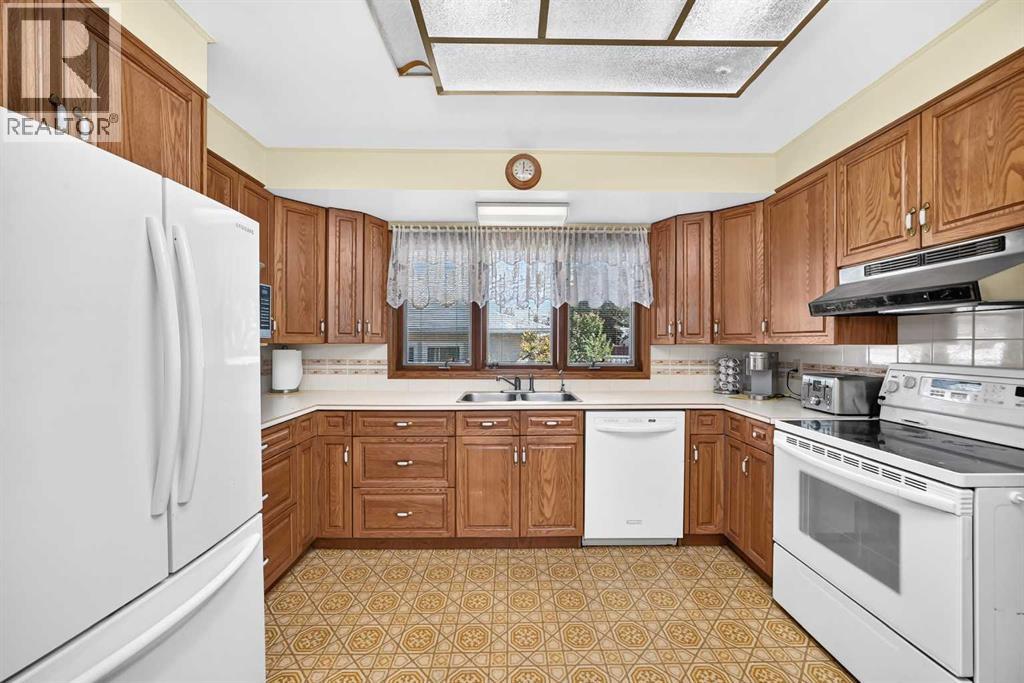 10424 2 Street SE - 10