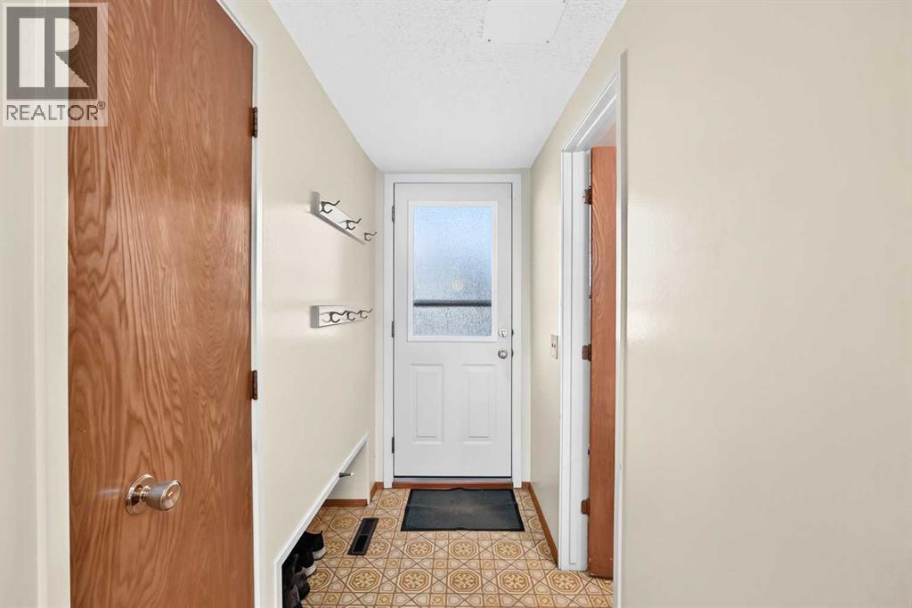10424 2 Street SE - 29