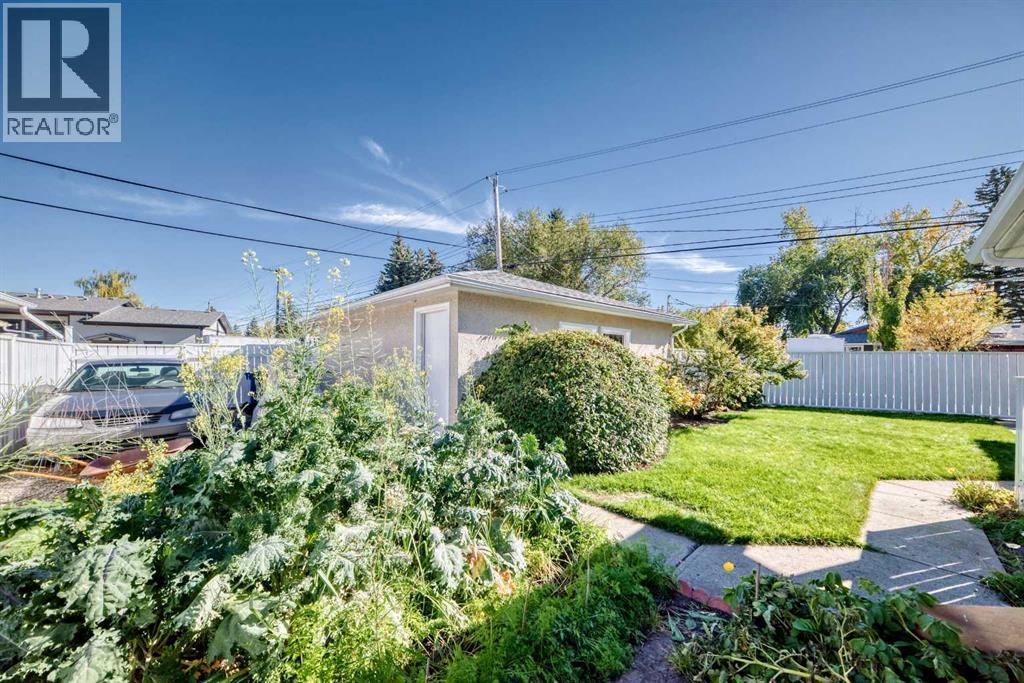 10424 2 Street SE - 38