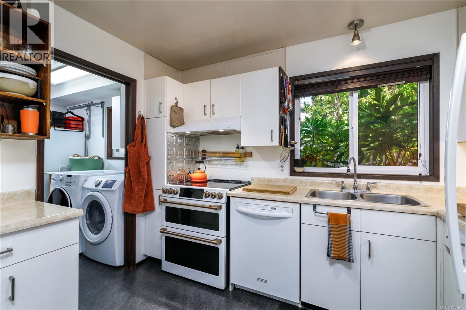 520 Elizabeth Ann Dr - Image 10