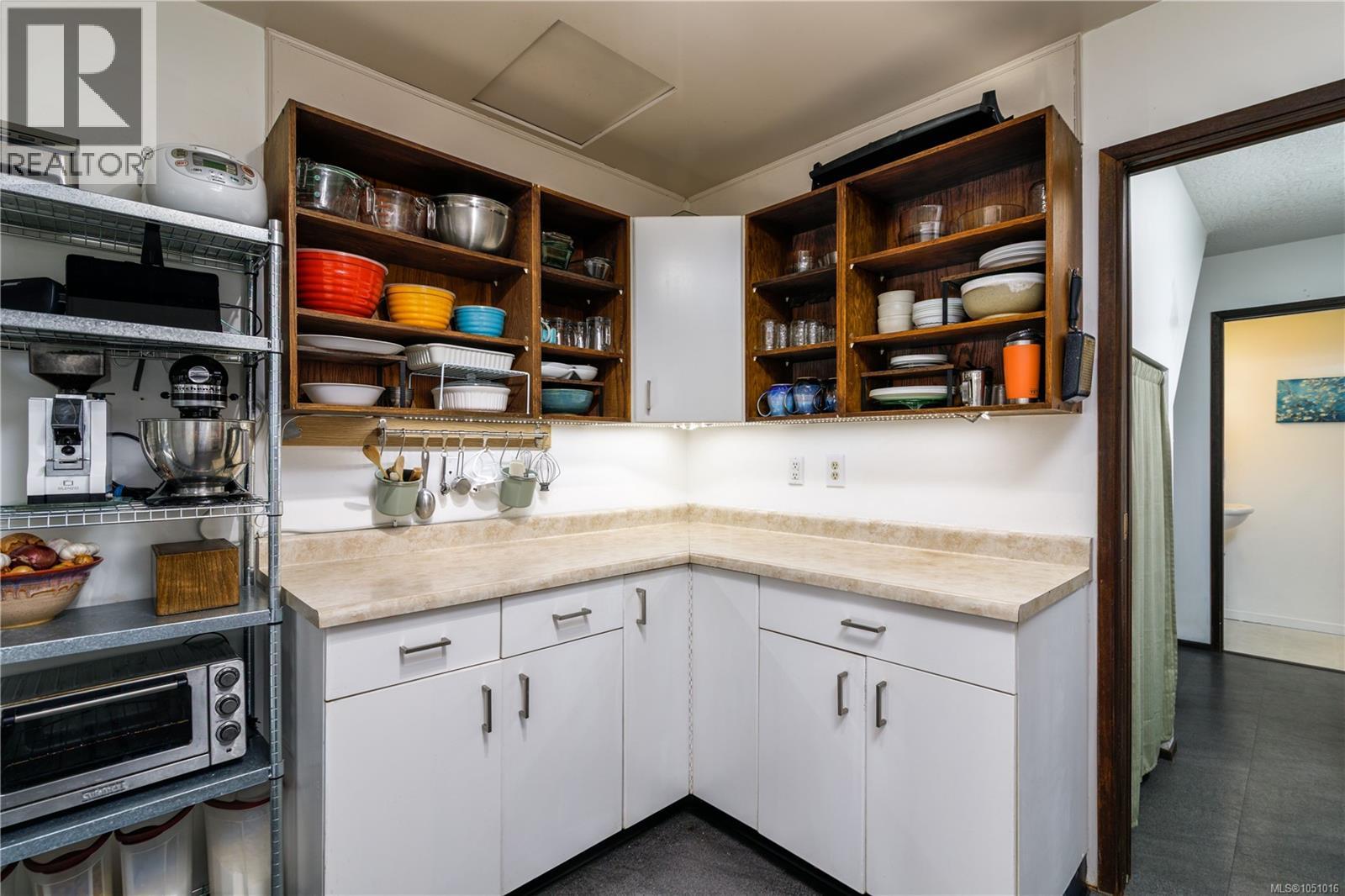 520 Elizabeth Ann Dr - 11