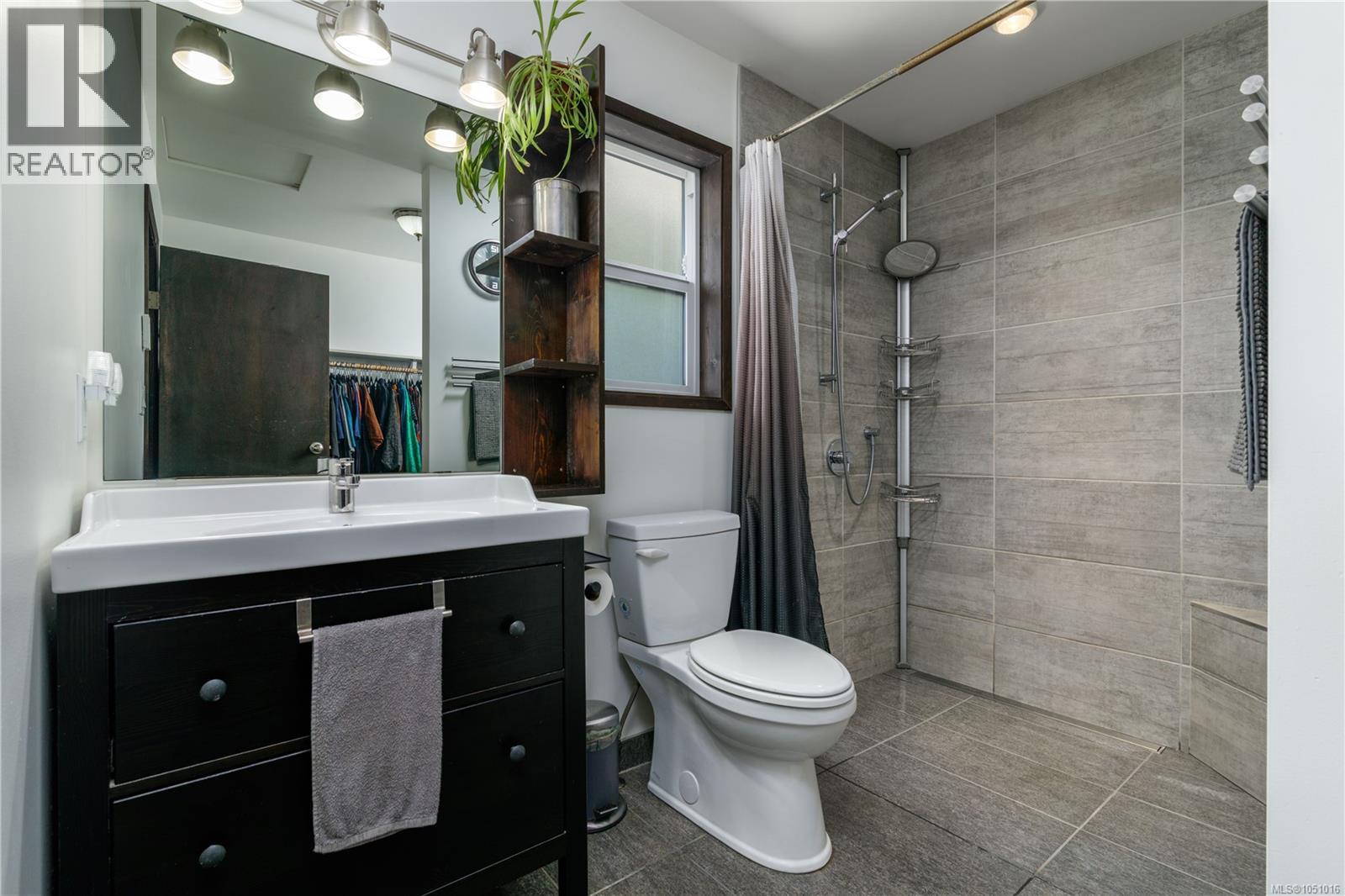 520 Elizabeth Ann Dr - 17