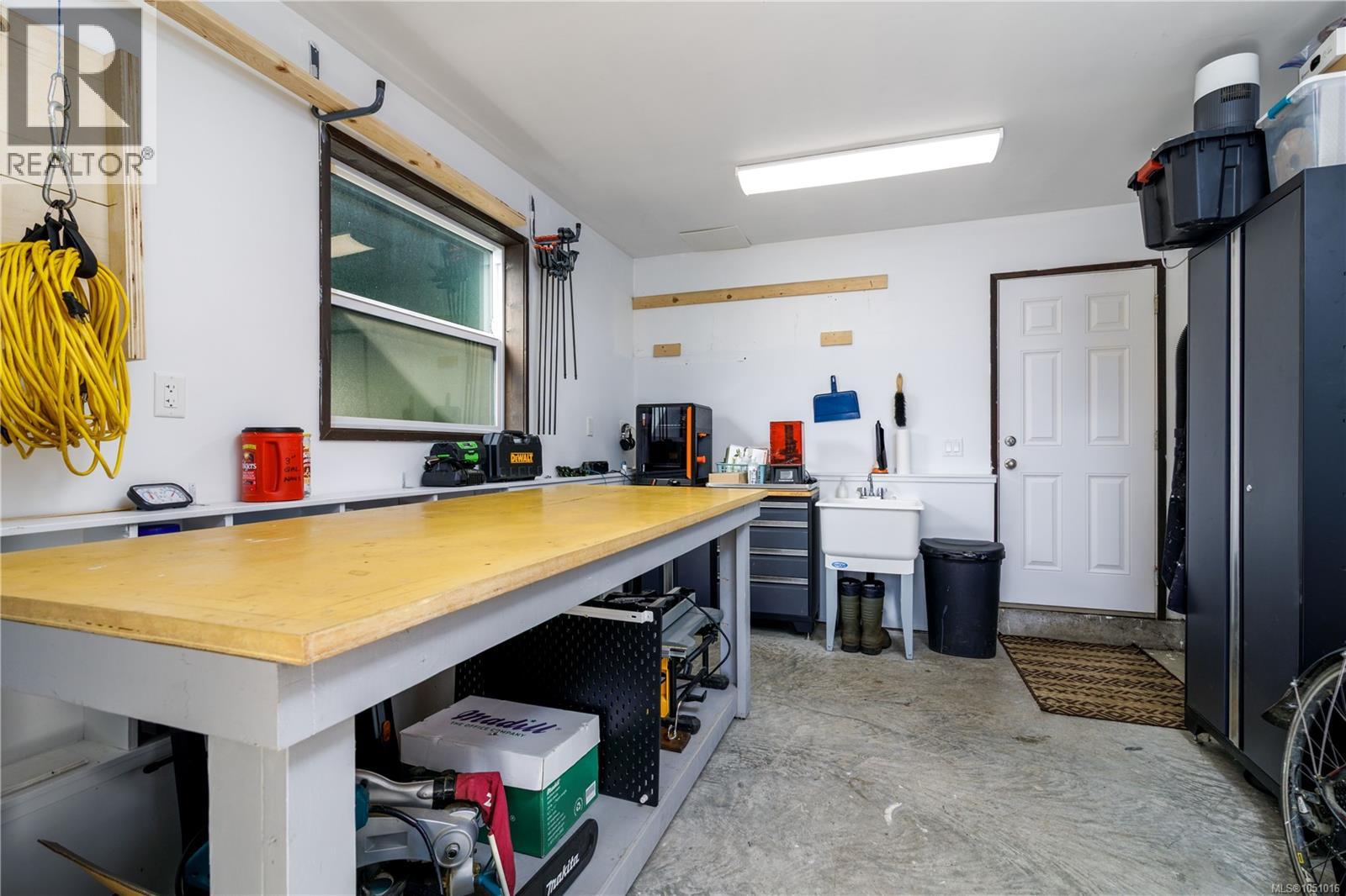 520 Elizabeth Ann Dr - 21