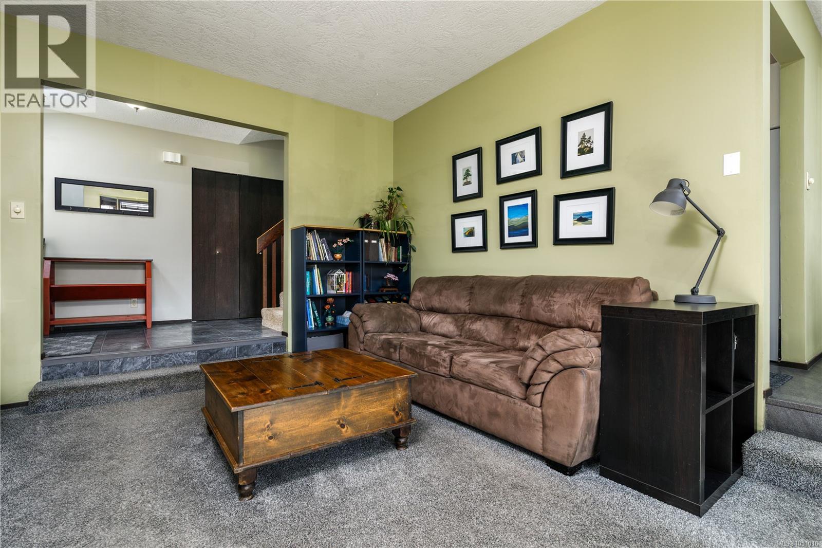 520 Elizabeth Ann Dr - 4