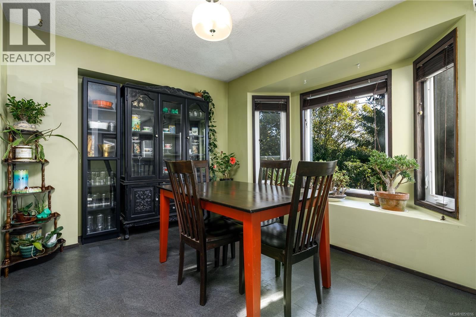 520 Elizabeth Ann Dr - 8