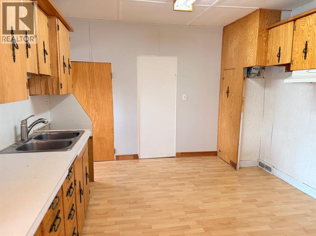 Listing photo – 5116 53 Street, Rocky Mountain House