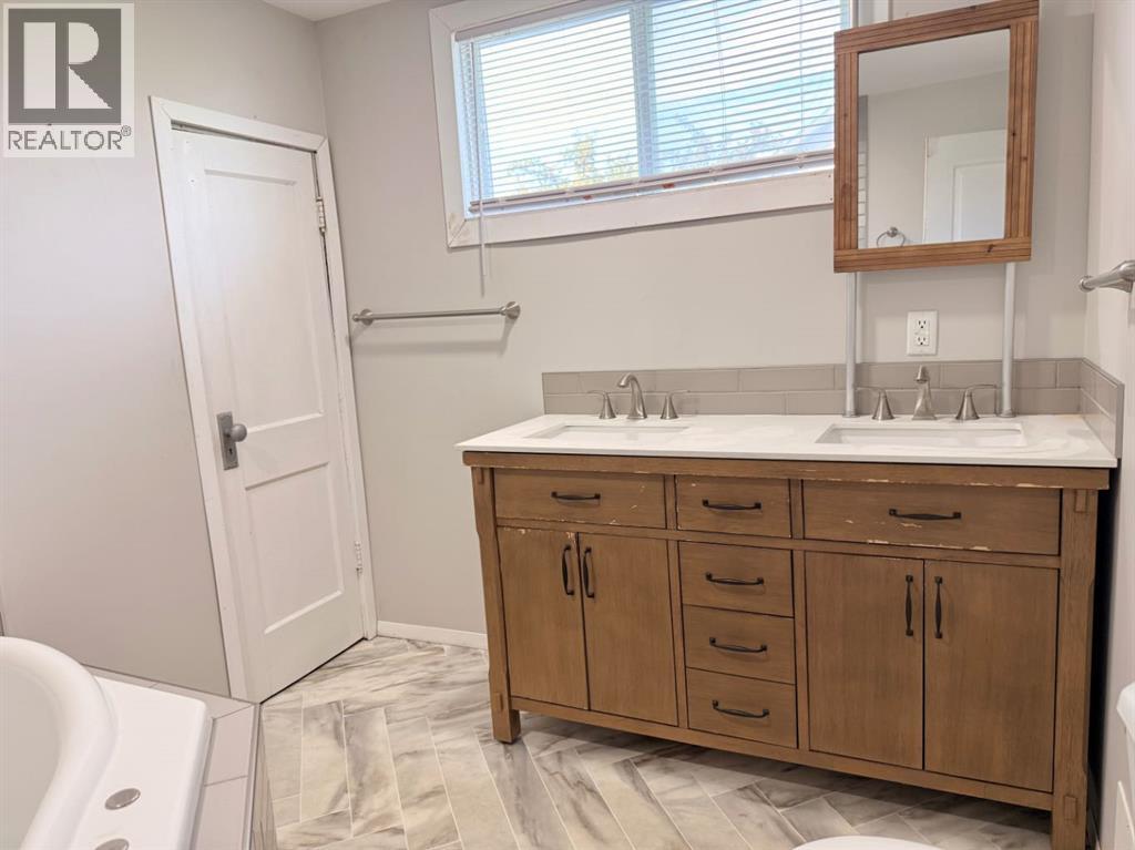 Listing photo – 5116 53 Street, Rocky Mountain House