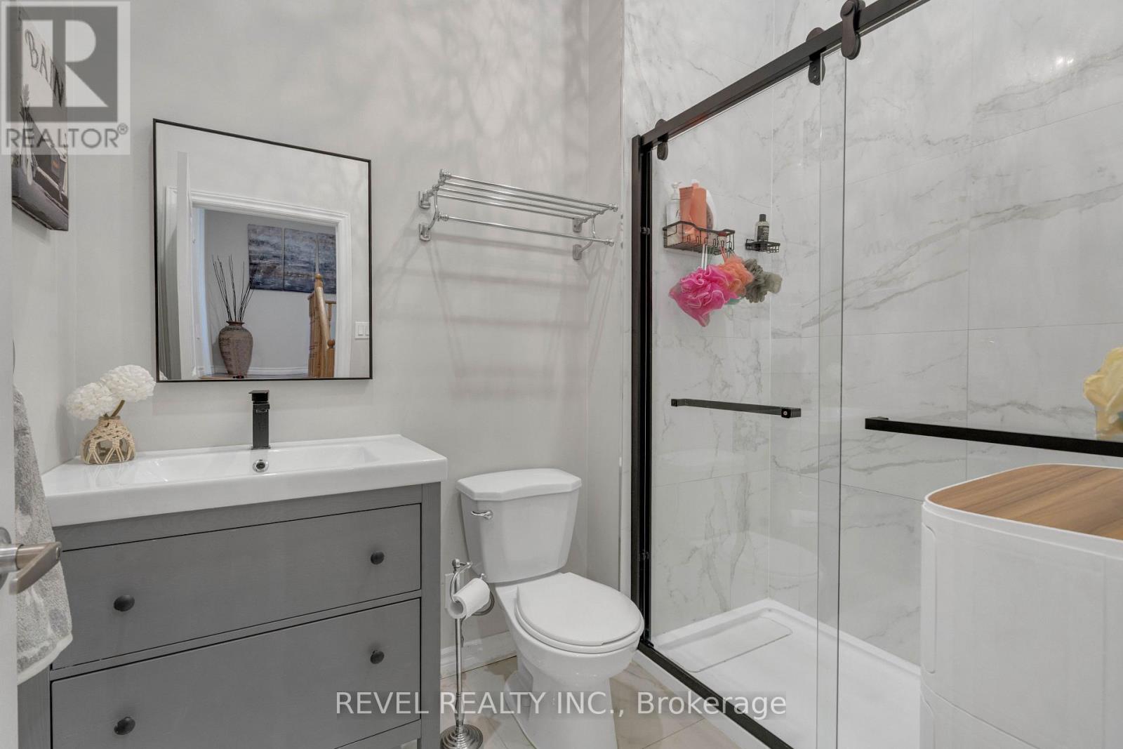 6 MCKAY AVENUE - 22