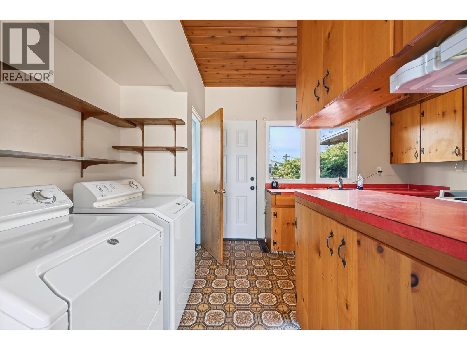 1020 Southill Street - Image 6