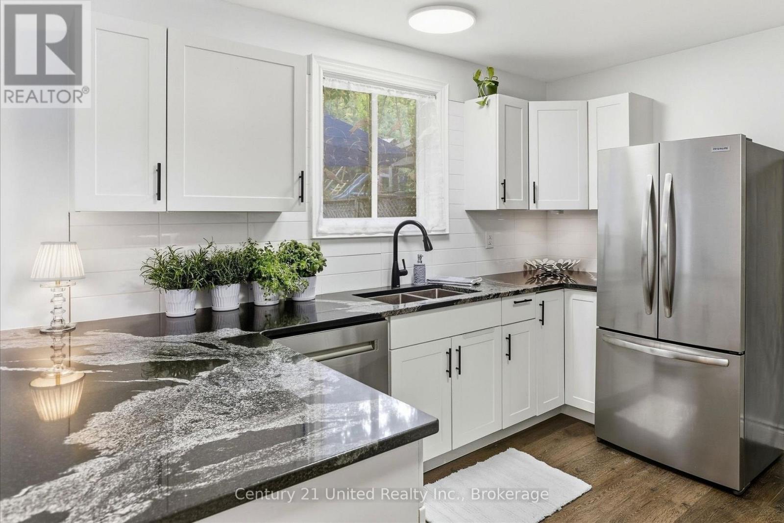 46 RIDGE STREET - 13