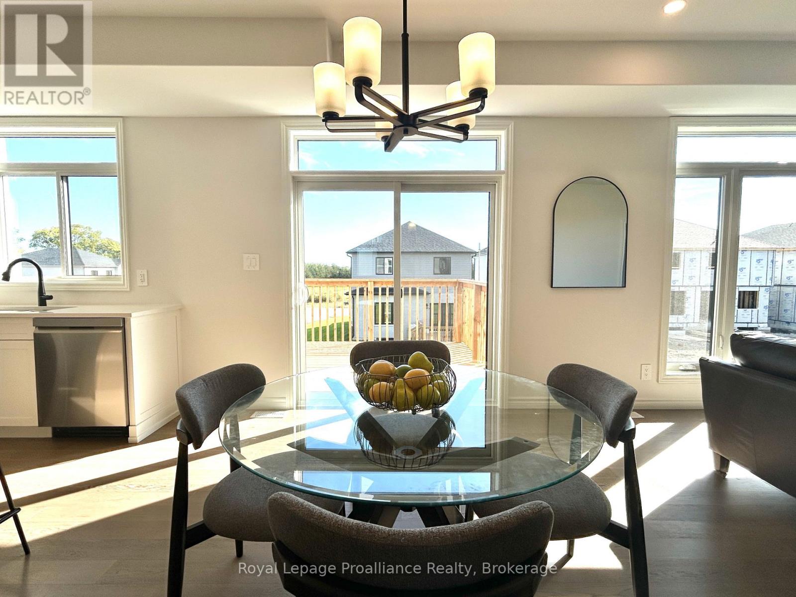 20 PEACE RIVER STREET - 10