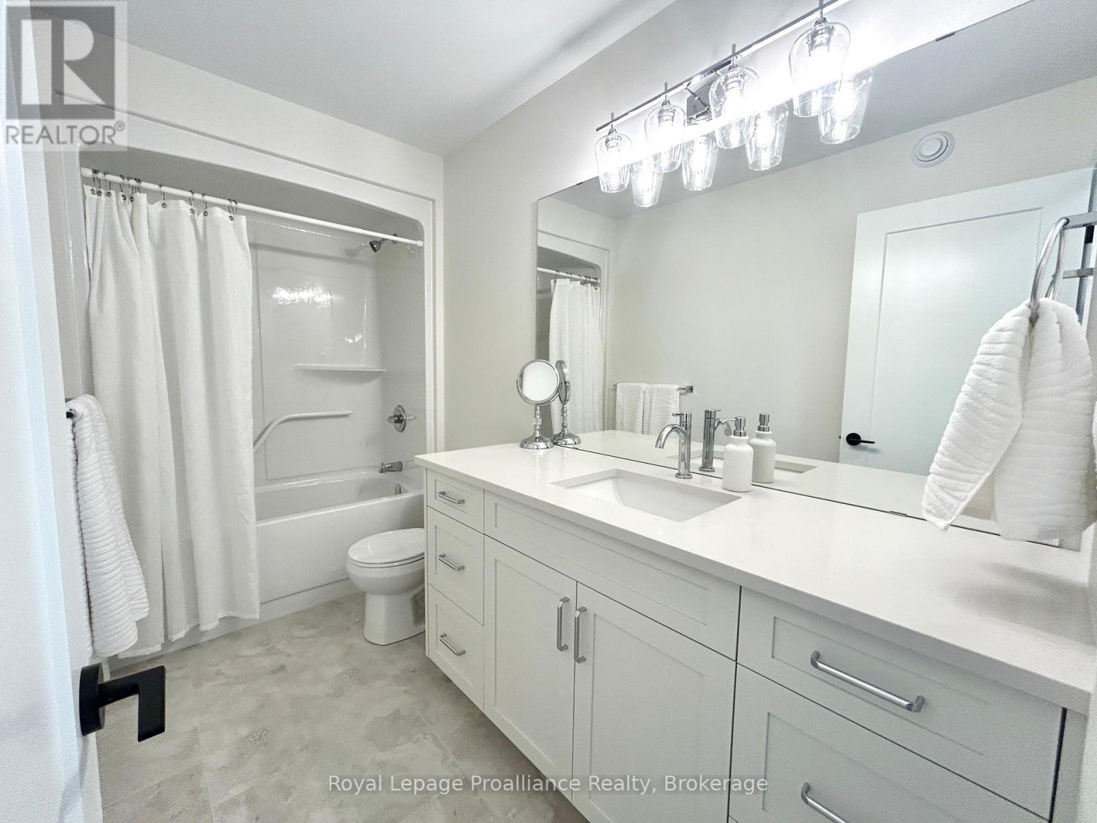 20 PEACE RIVER STREET - 17