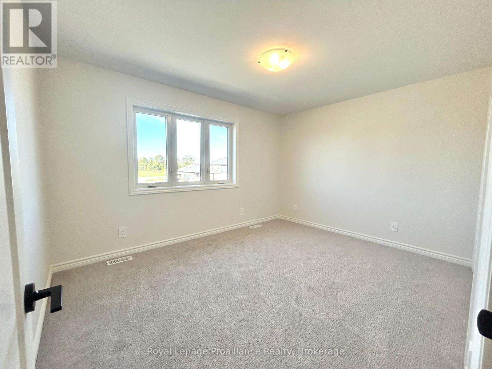 20 PEACE RIVER STREET - Image 18