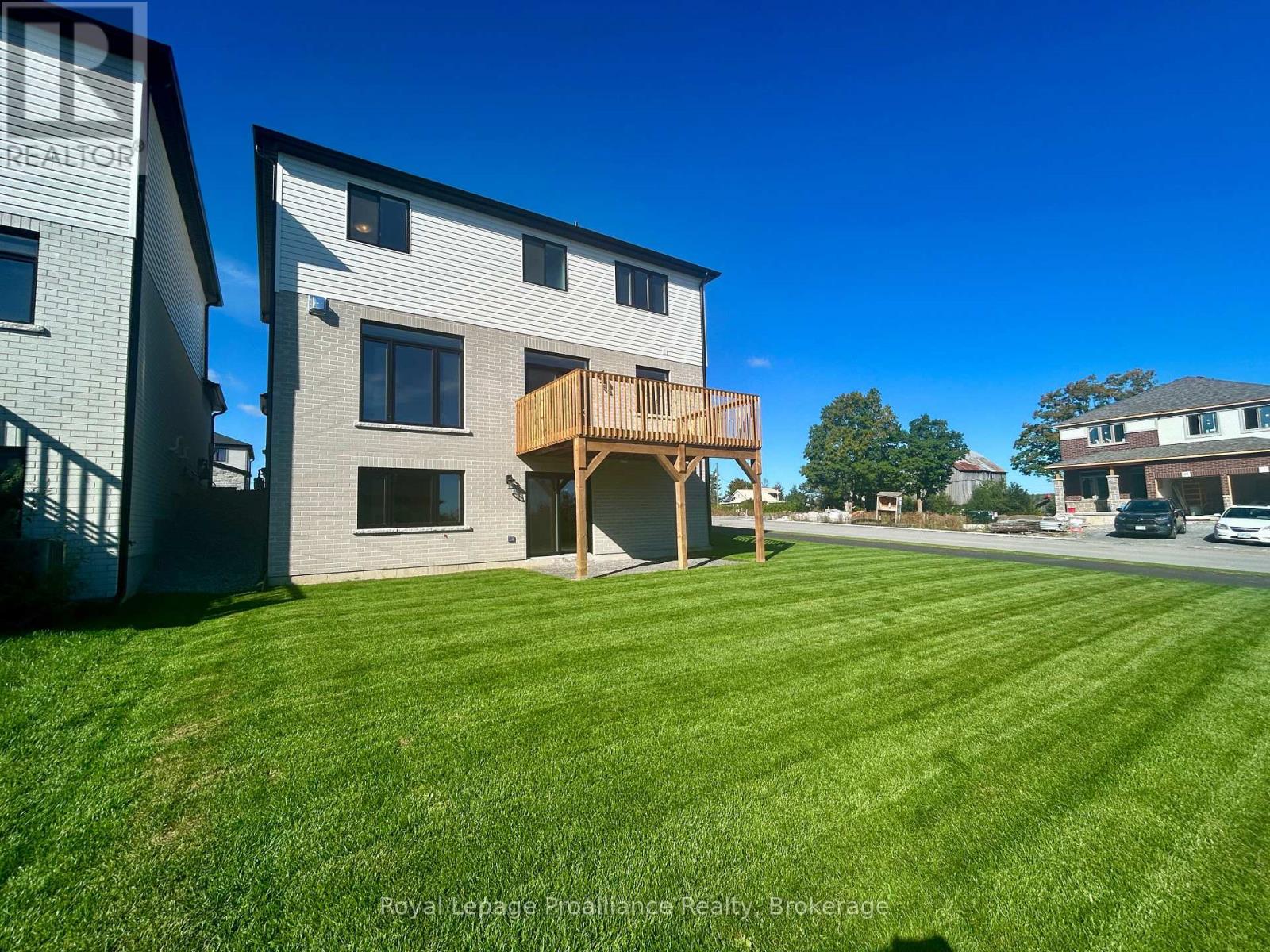 20 PEACE RIVER STREET - 28