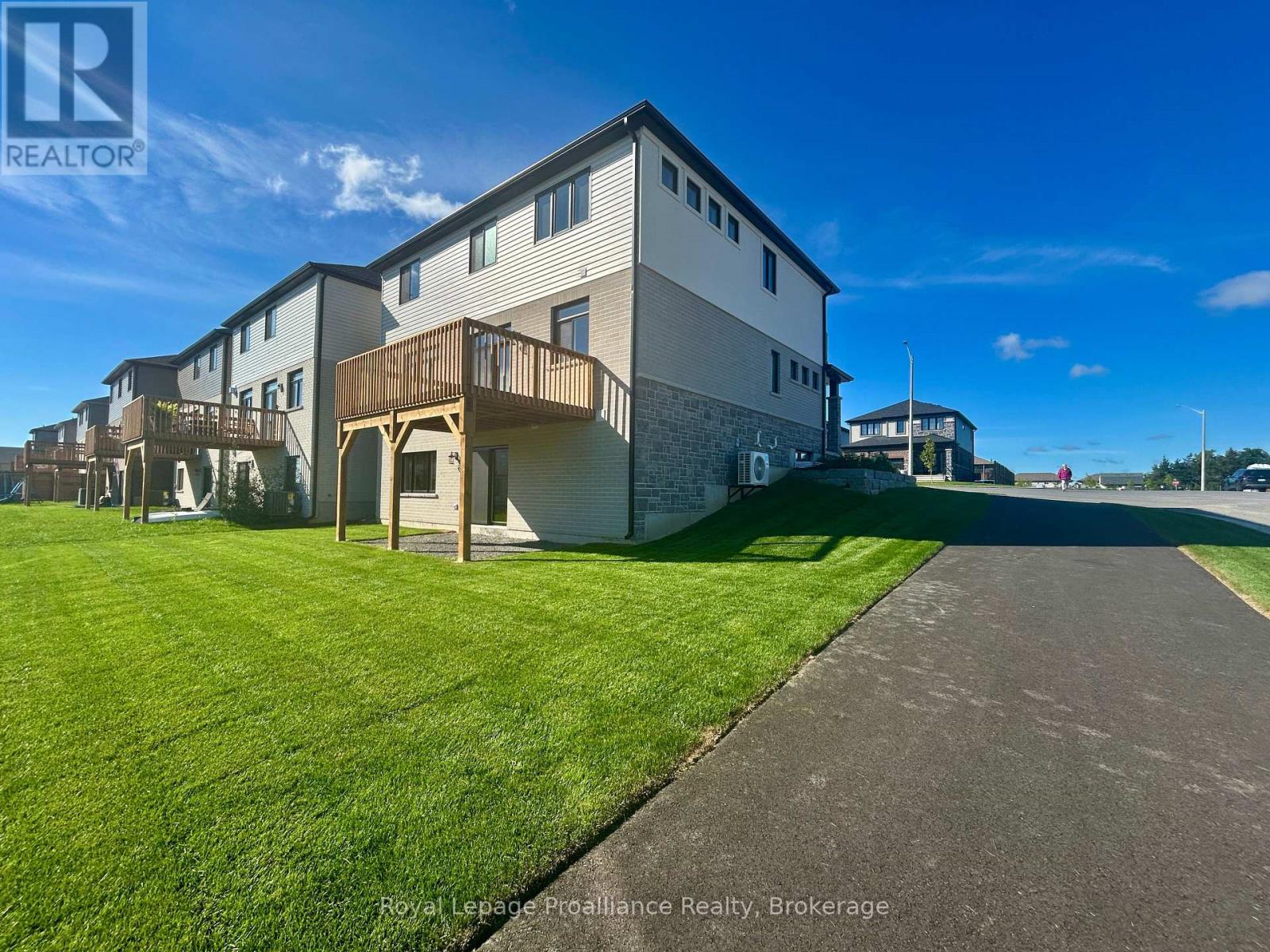 20 PEACE RIVER STREET - 29