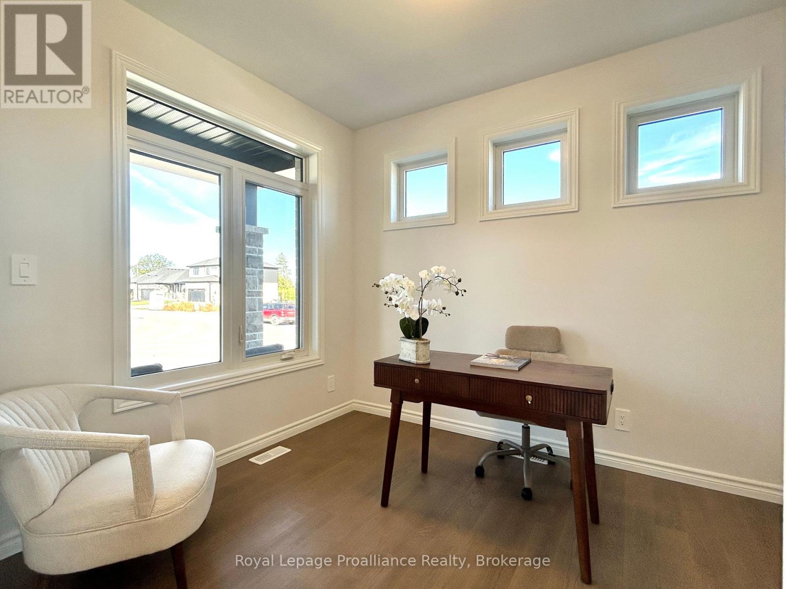 20 PEACE RIVER STREET - 4
