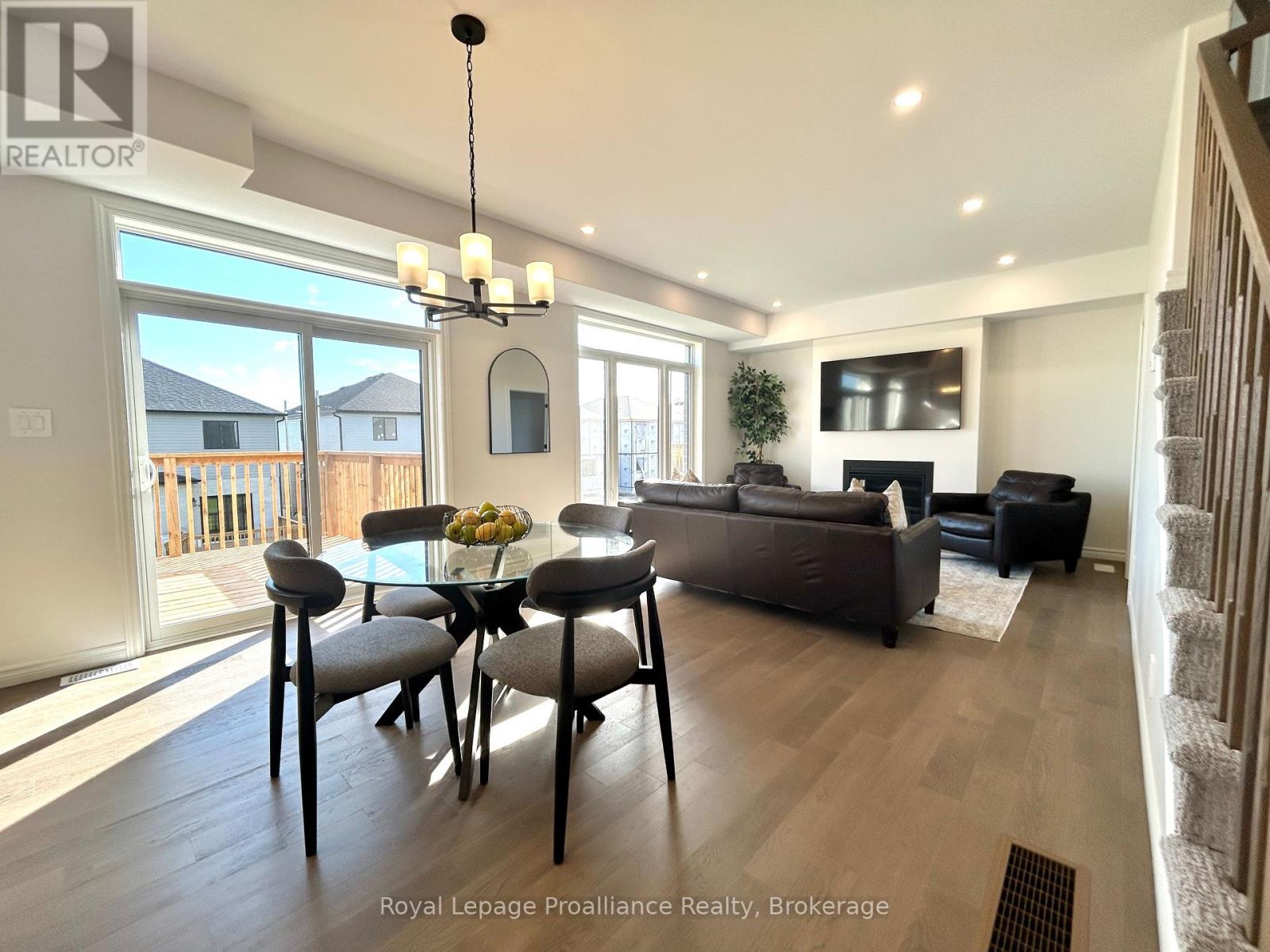 20 PEACE RIVER STREET - Image 6