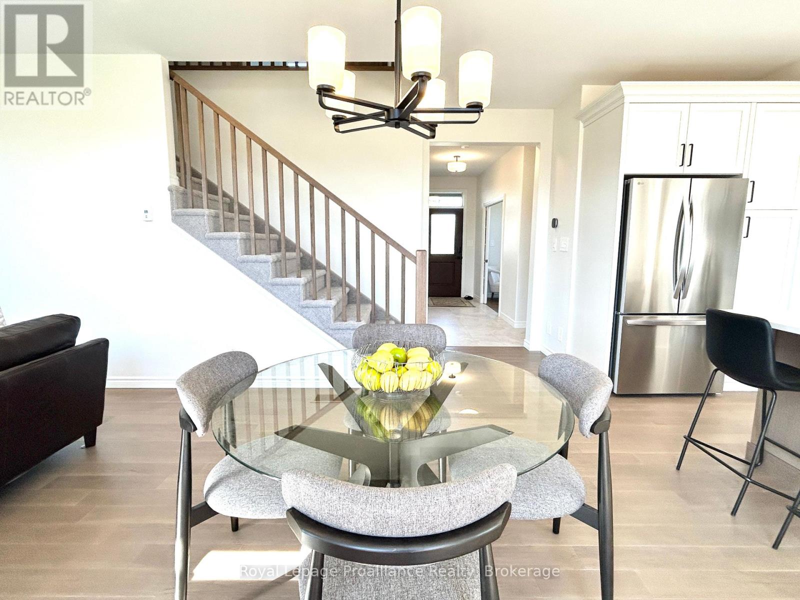20 PEACE RIVER STREET - 9