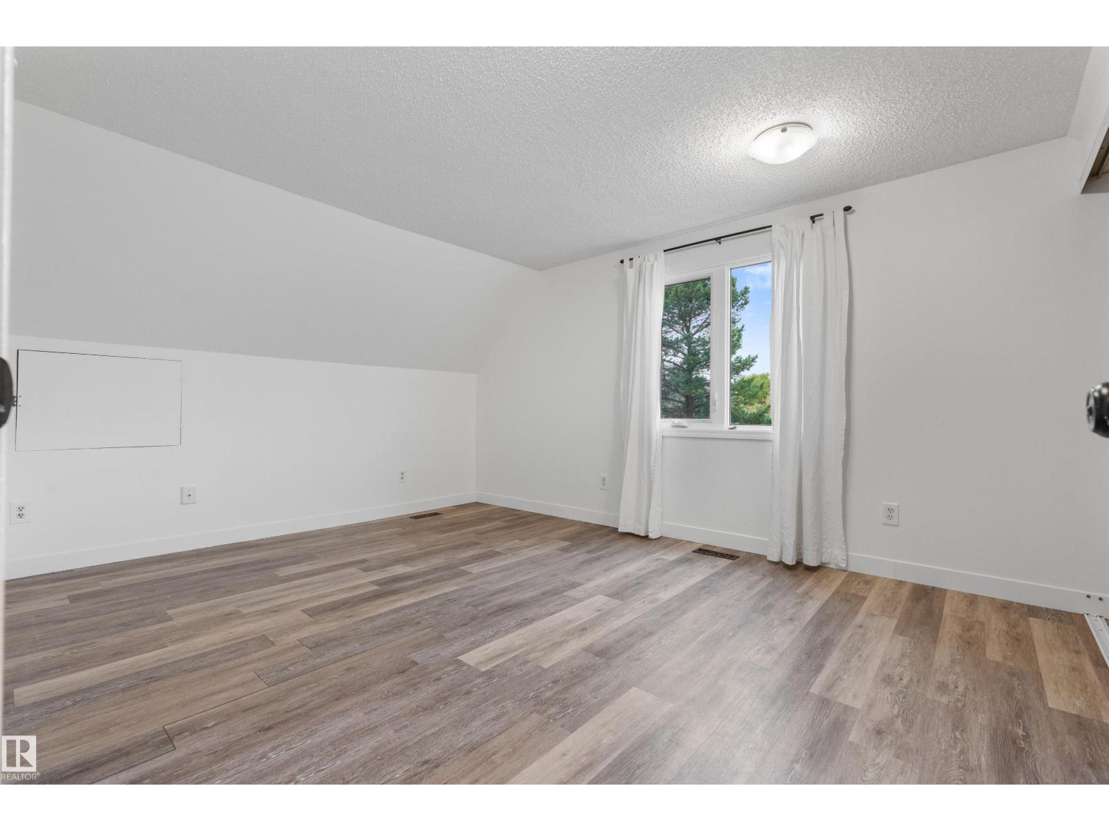 25 GREENWOOD DR - 22
