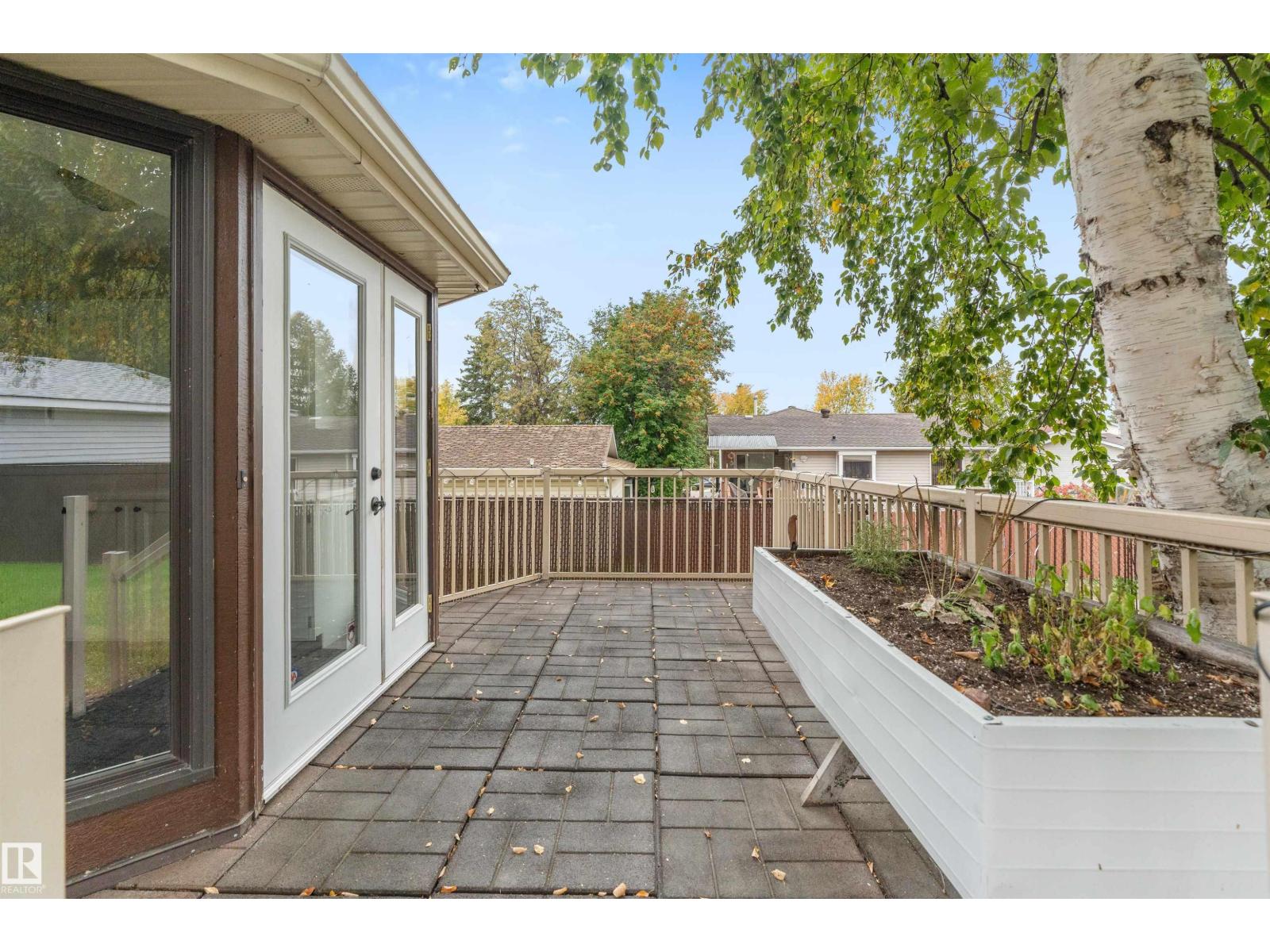 25 GREENWOOD DR - 38