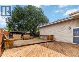 Kitchen - 286 Kennedy Bay, Fort Mcmurray, AB T9K1P7 Photo 6