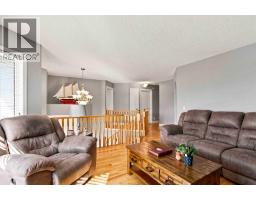 Kitchen - 104 Dickey Bay, Fort Mcmurray, AB T9K2L4 Photo 7