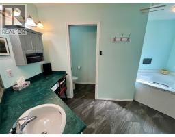 358 Oak Avenue, Sicamous, BC V0E2V1 Photo 29
