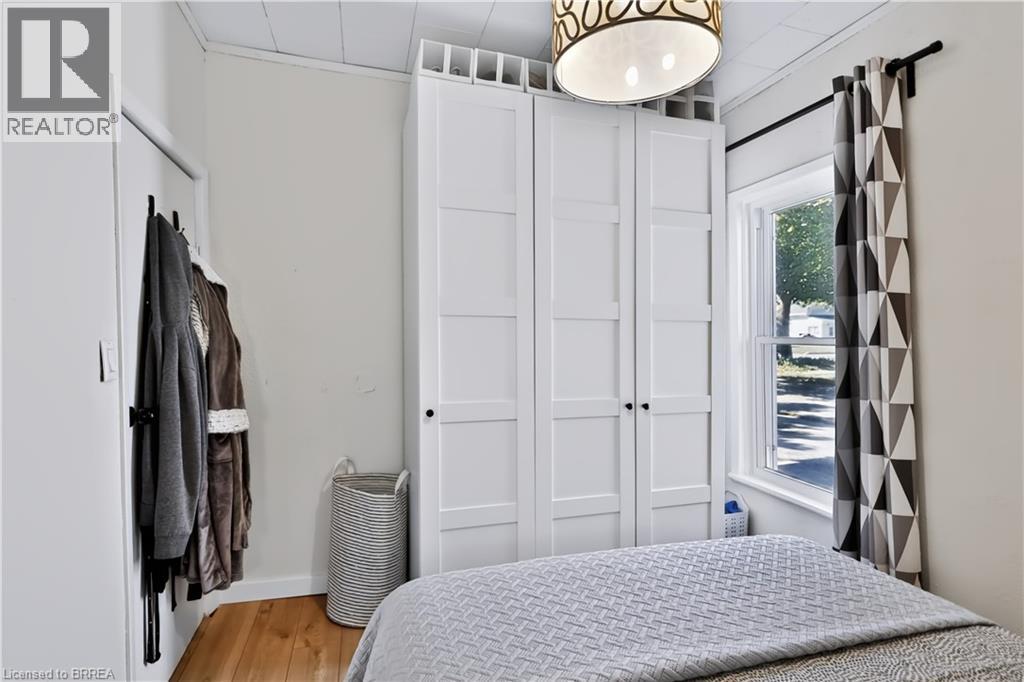 277 QUEEN Street N - Image 13