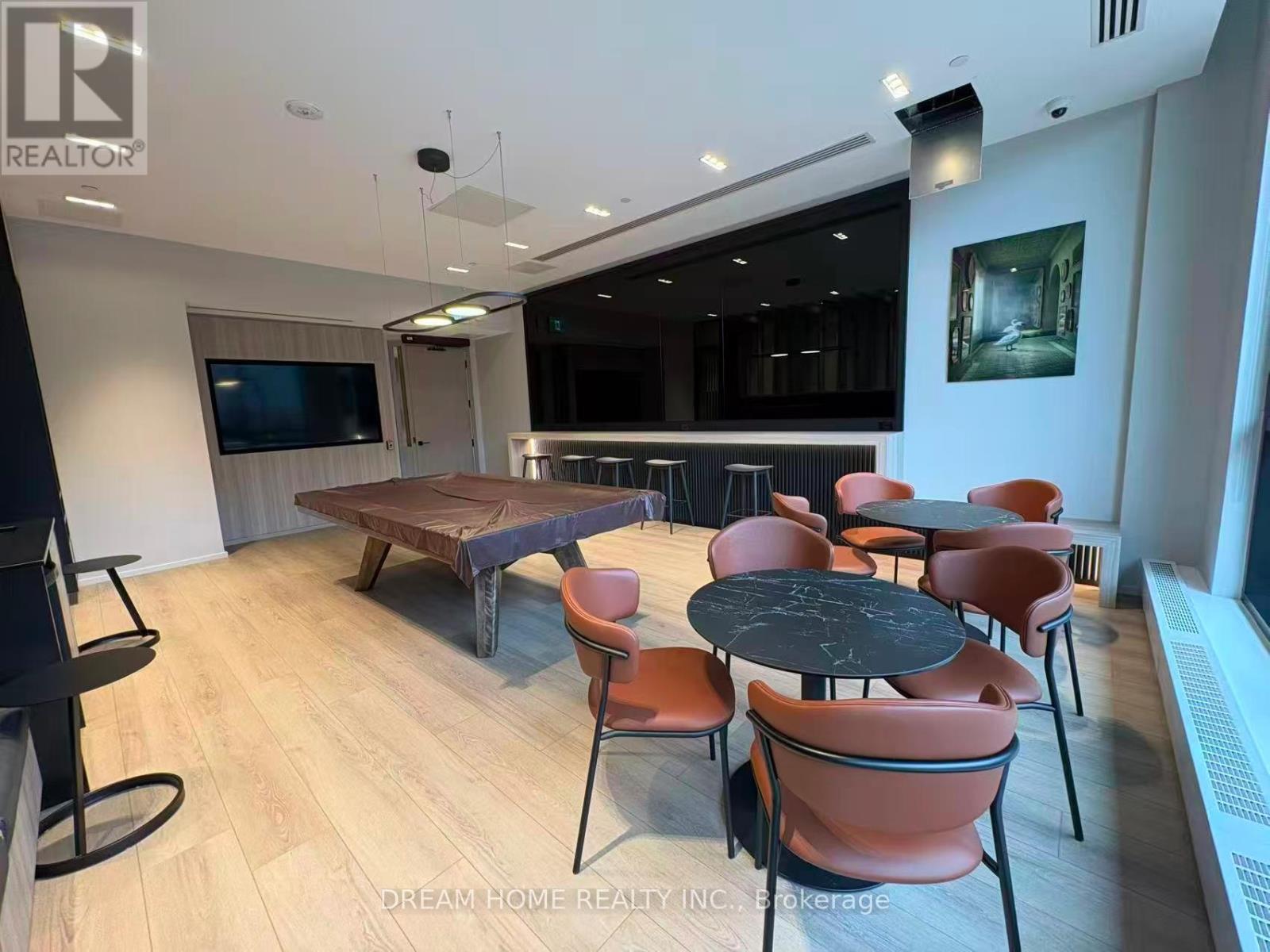 609 Sherbourne Street — photo 30