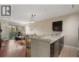 302 131 W 3rd Street, North Vancouver, BC V7M1E7 Photo 7