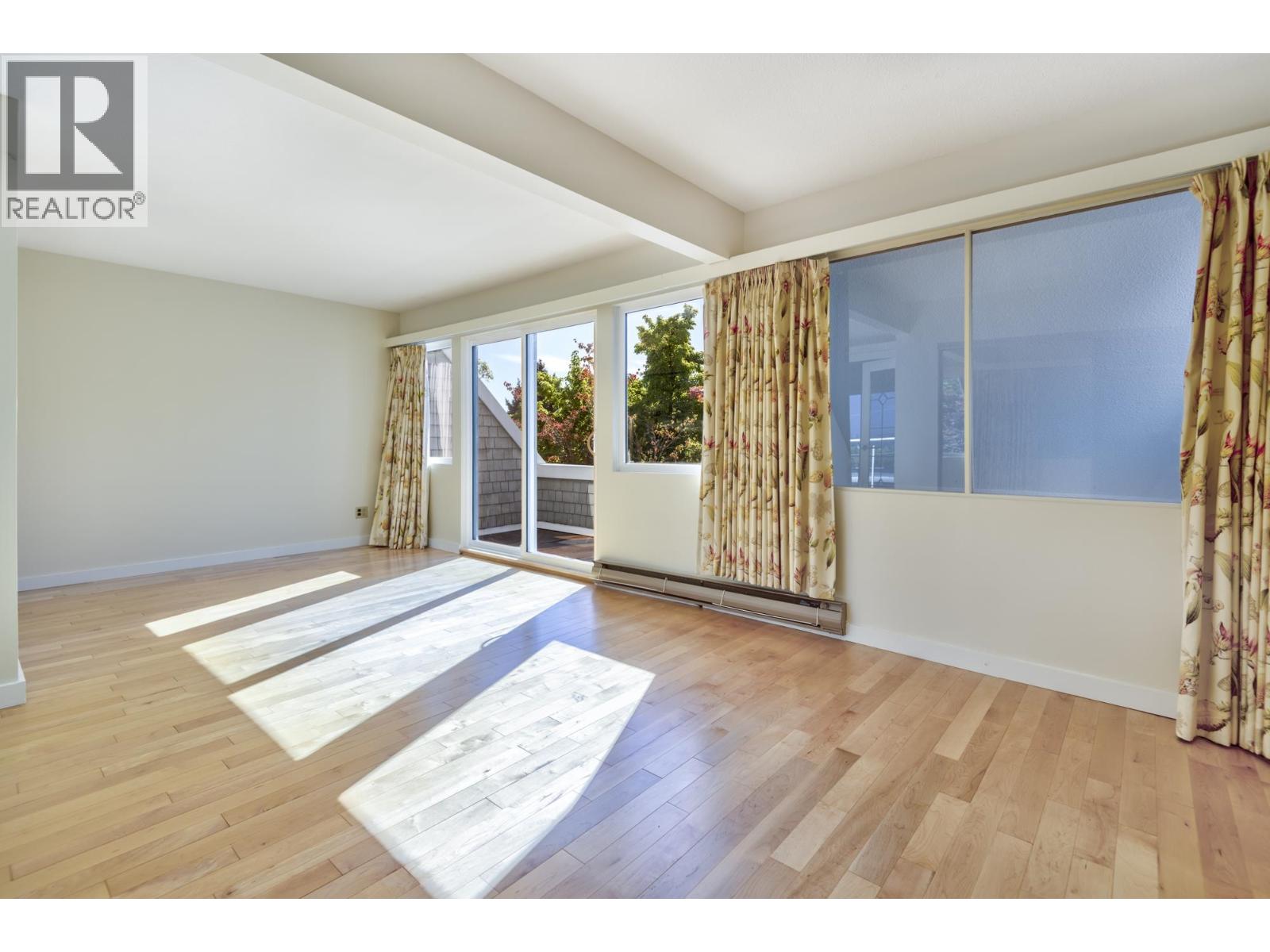 3249 W 21 AVENUE, Vancouver - Image 1