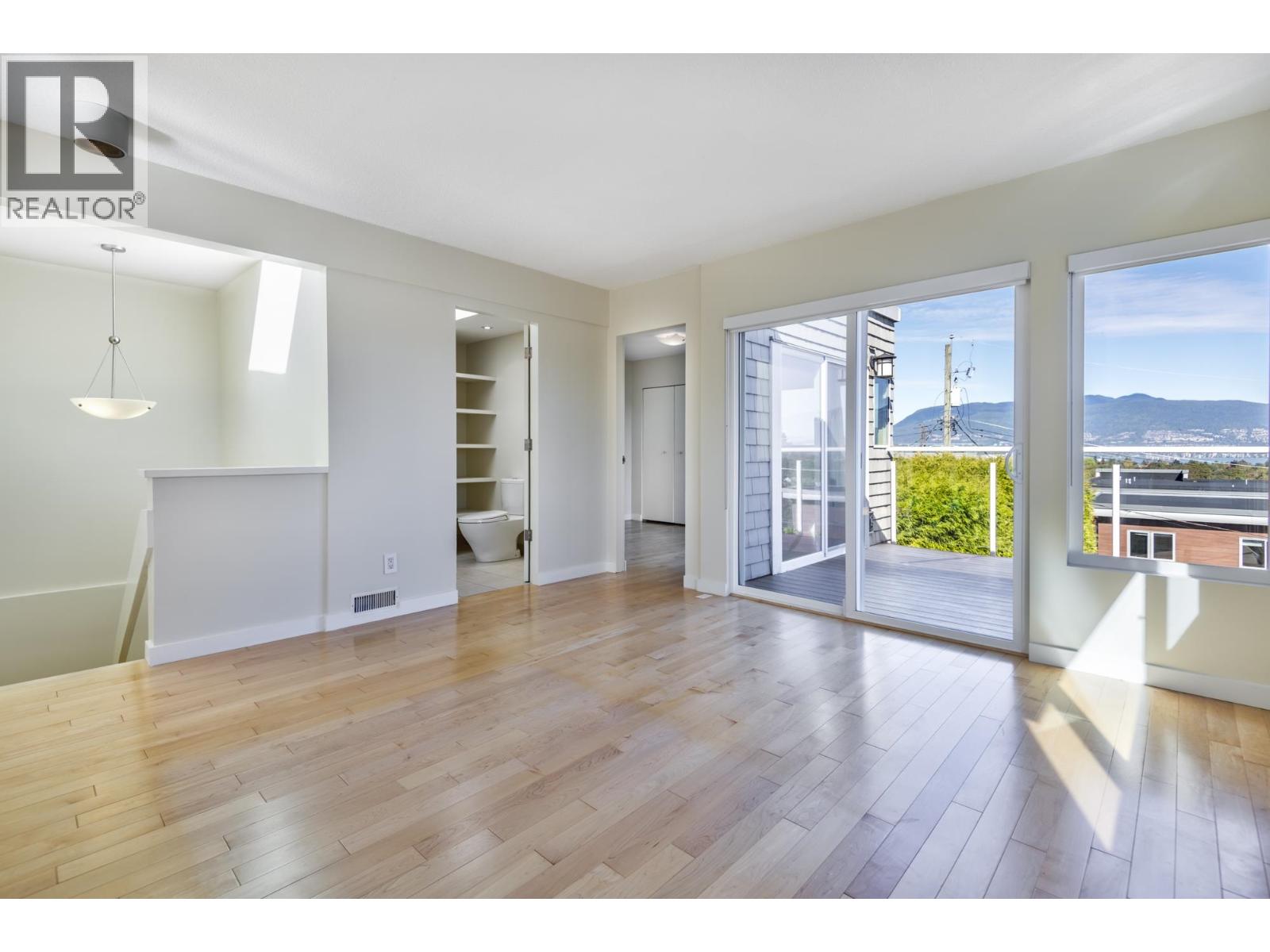 3249 W 21 AVENUE, Vancouver - Image 1
