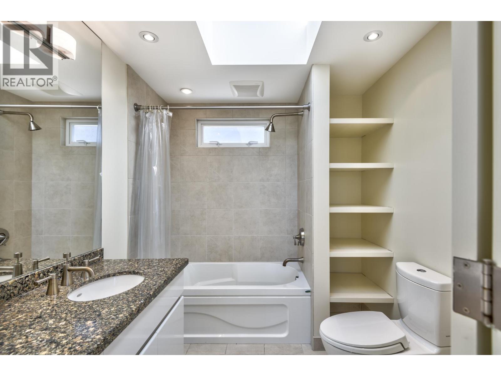 3249 W 21 AVENUE, Vancouver - Image 1