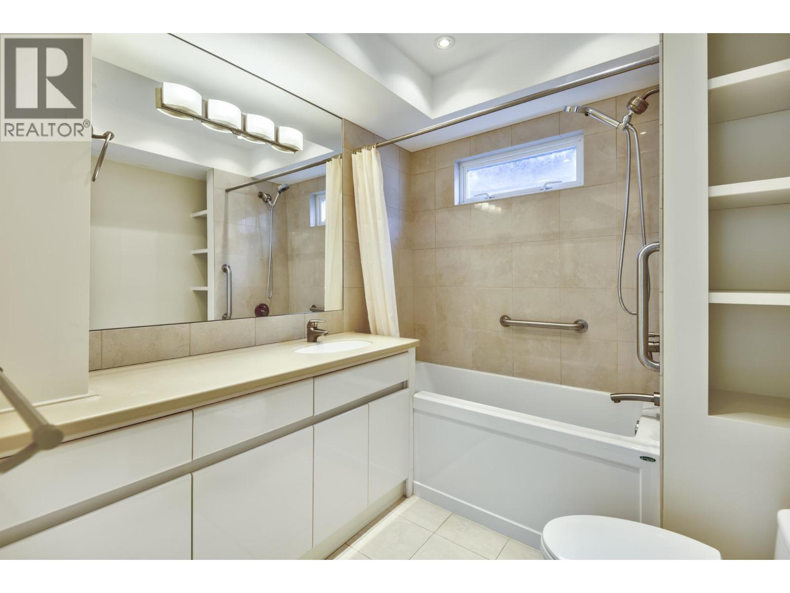 3249 W 21 AVENUE, Vancouver - Image 1