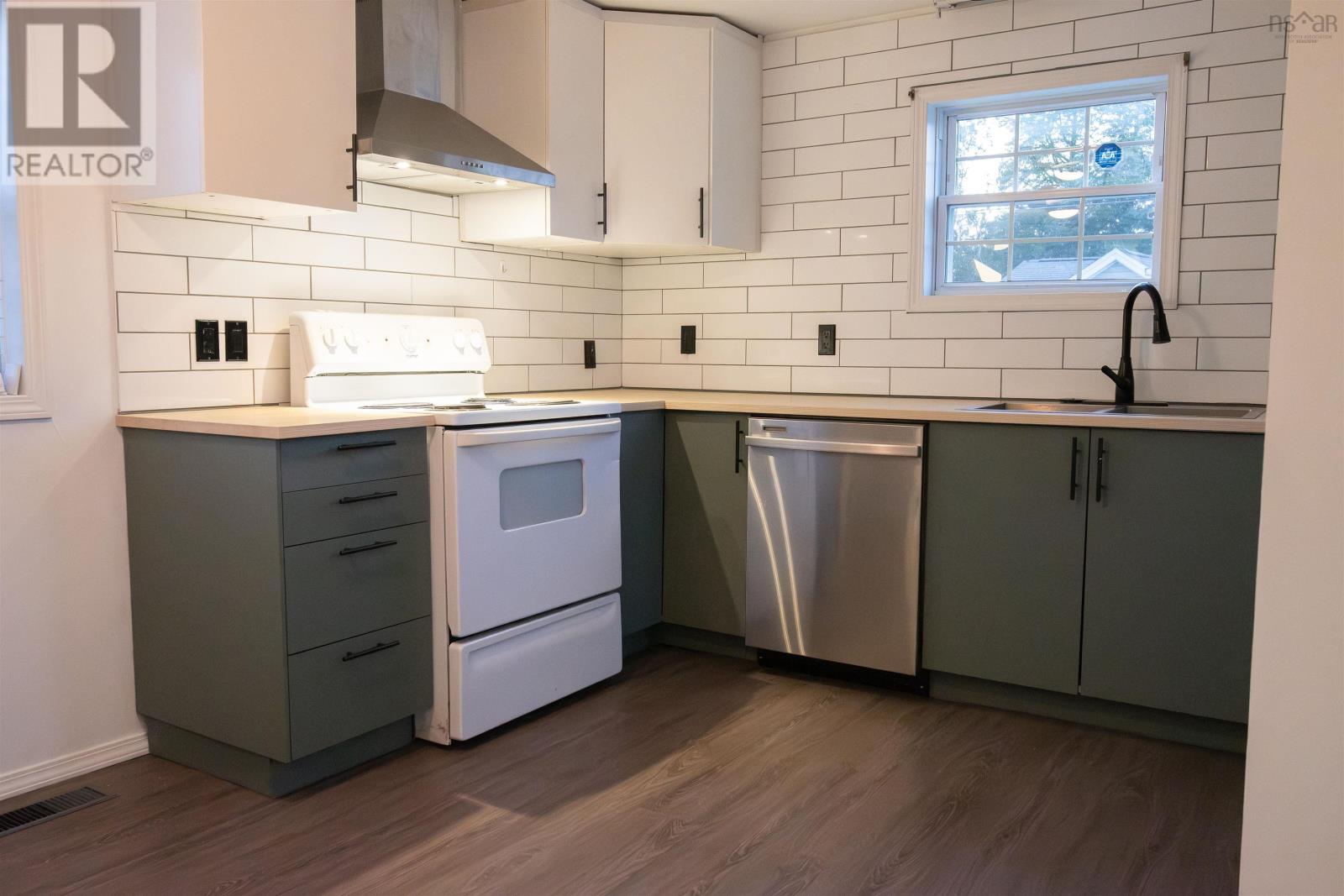 275 Circle Drive - Image 3