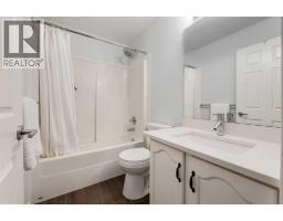 42 Douglas Glen Circle Se, Calgary, AB T2Z3T3 Photo 24