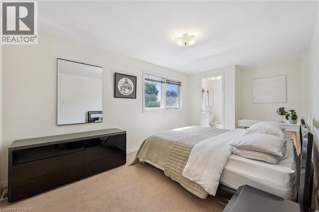 19 CHRISTINE Crescent - 24