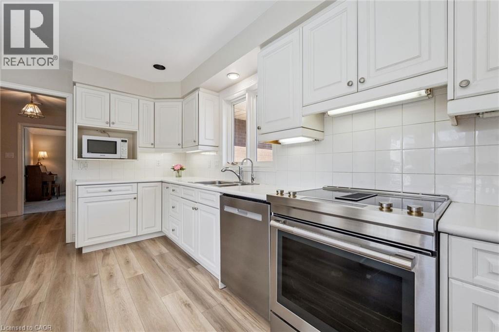 19 CHRISTINE Crescent - 18