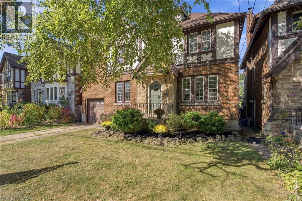 48 ROTHSAY Avenue - 4