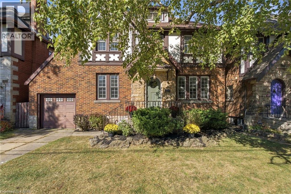 48 ROTHSAY Avenue - 3