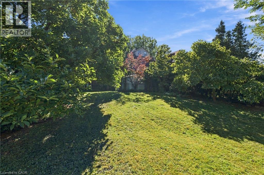 48 ROTHSAY Avenue - 35