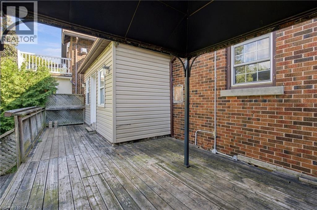48 ROTHSAY Avenue - 37