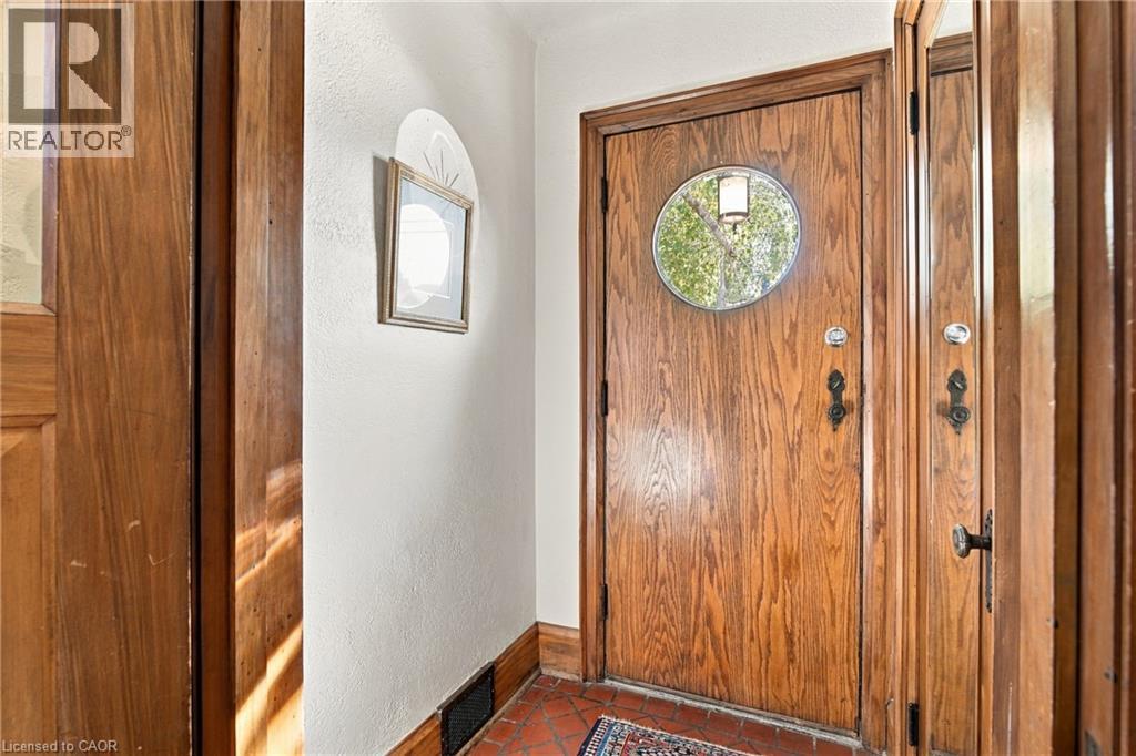 48 ROTHSAY Avenue - 5