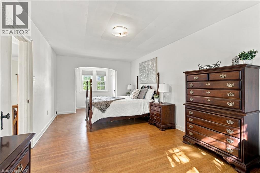 48 ROTHSAY Avenue - 19