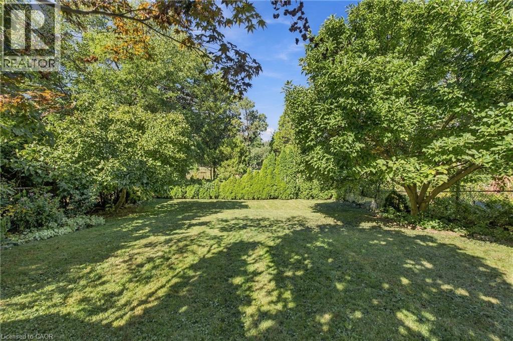 48 ROTHSAY Avenue - 36