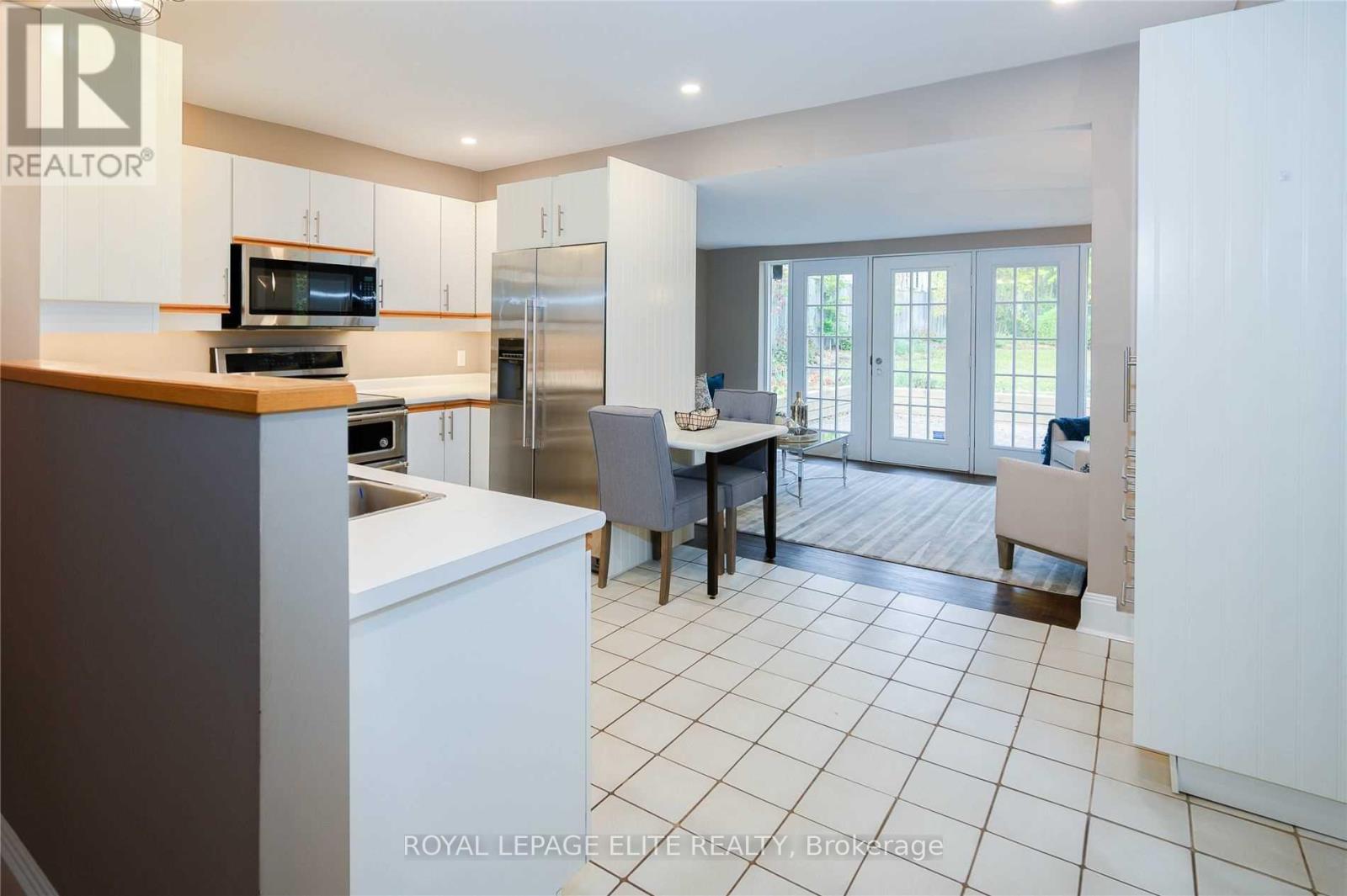 331 TRAFALGAR ROAD, Oakville (OO Old Oakville) — photo 4
