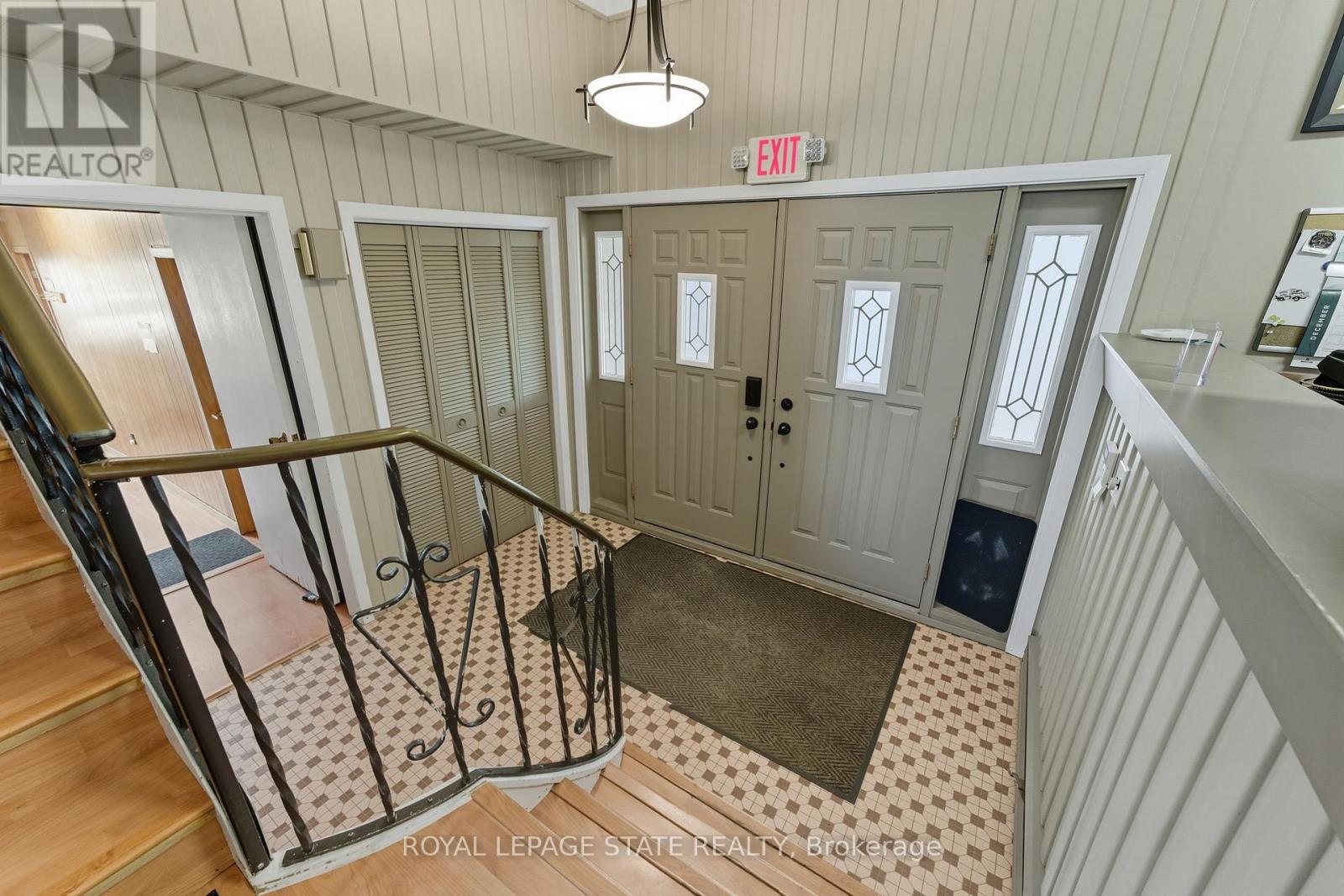 328 TRINITY CHURCH ROAD, Hamilton — photo 5