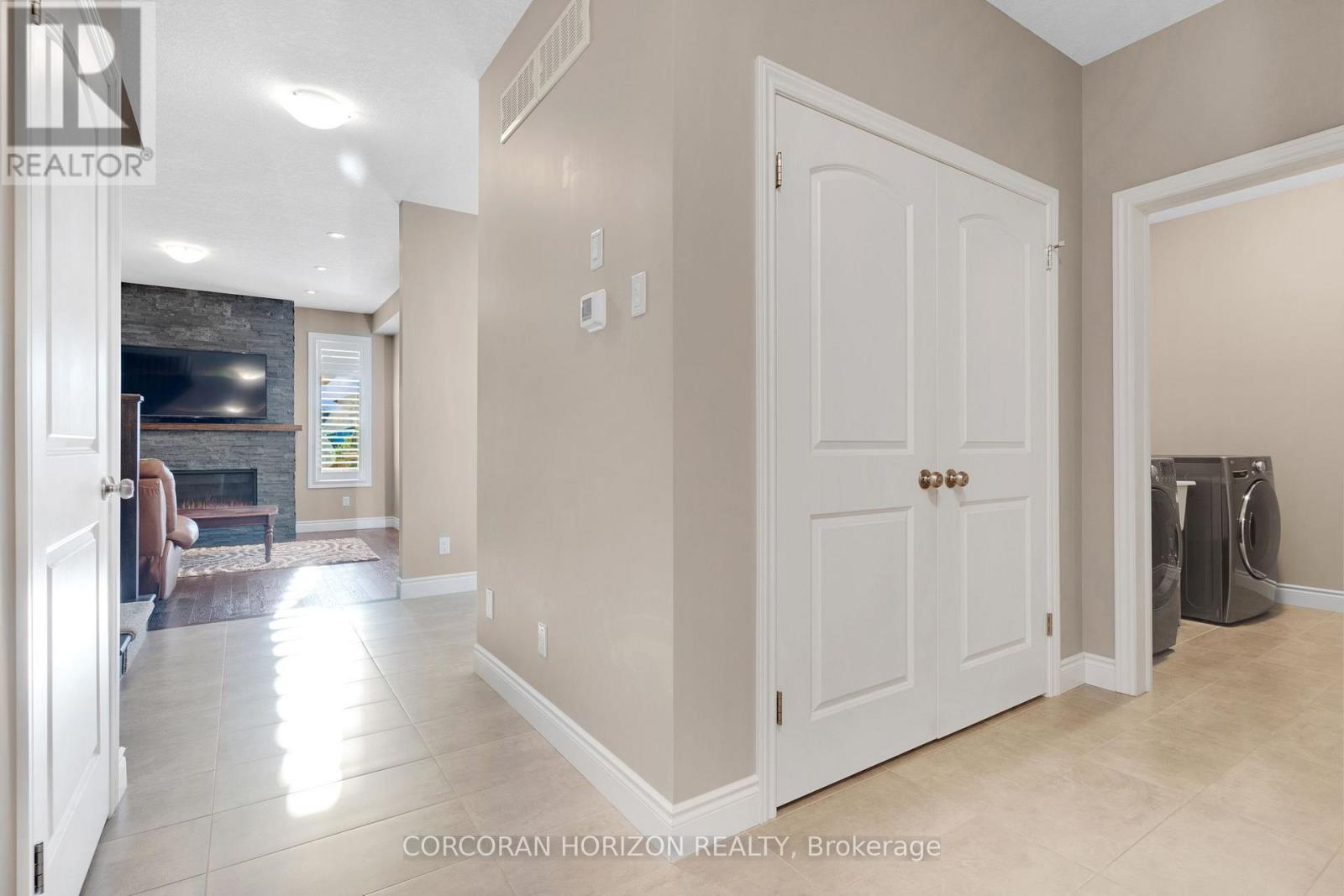 213 LADYSLIPPER DRIVE, Waterloo — photo 7